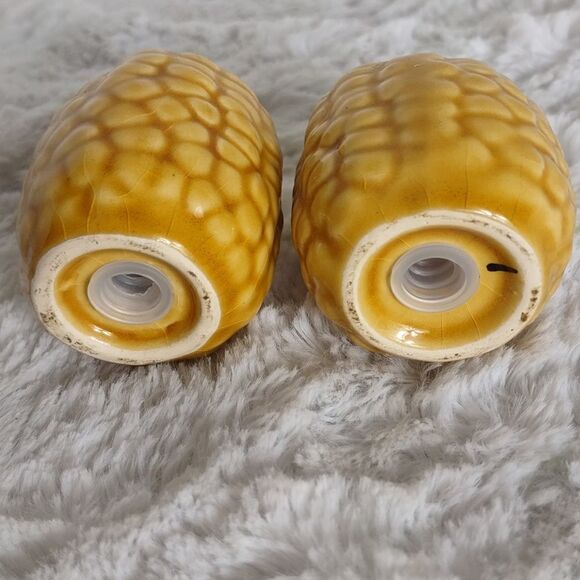 Vtg. Corn on the Cob Salt & Pepper Shakers - Picture 2 of 5